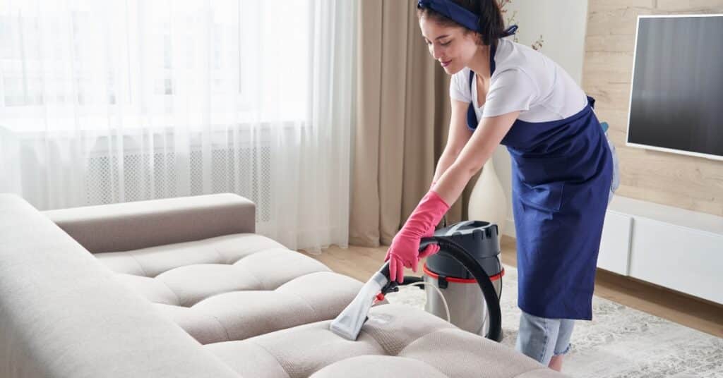 למה SOS Clean היא הבחירה המושלמת לניקוי הרהיטים שלכם?
