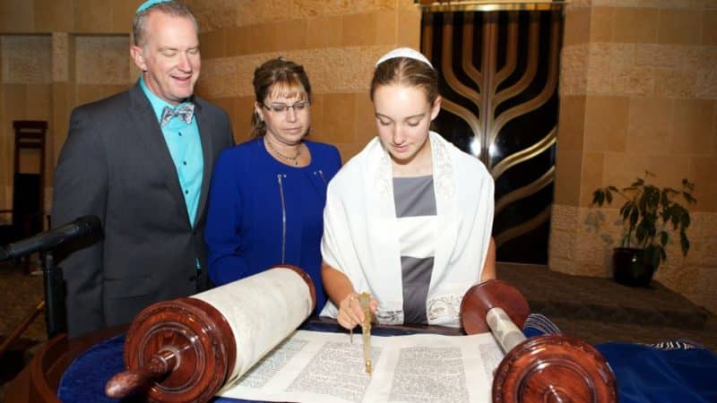 חתן השמחה: איך בוחרים צלם לבר מצווה בכותל?